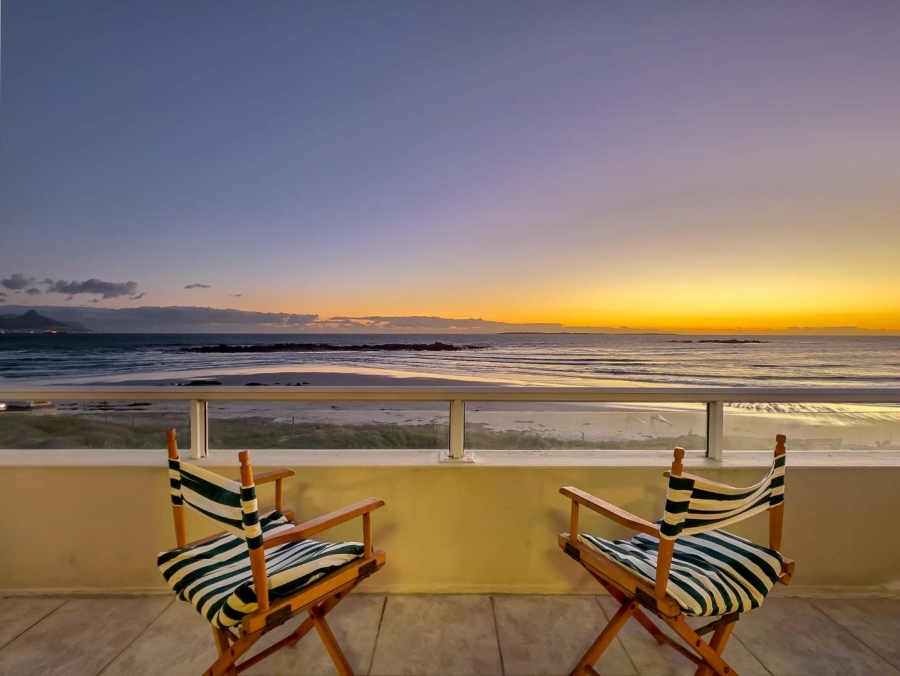5 Bedroom Property for Sale in Bloubergstrand Western Cape